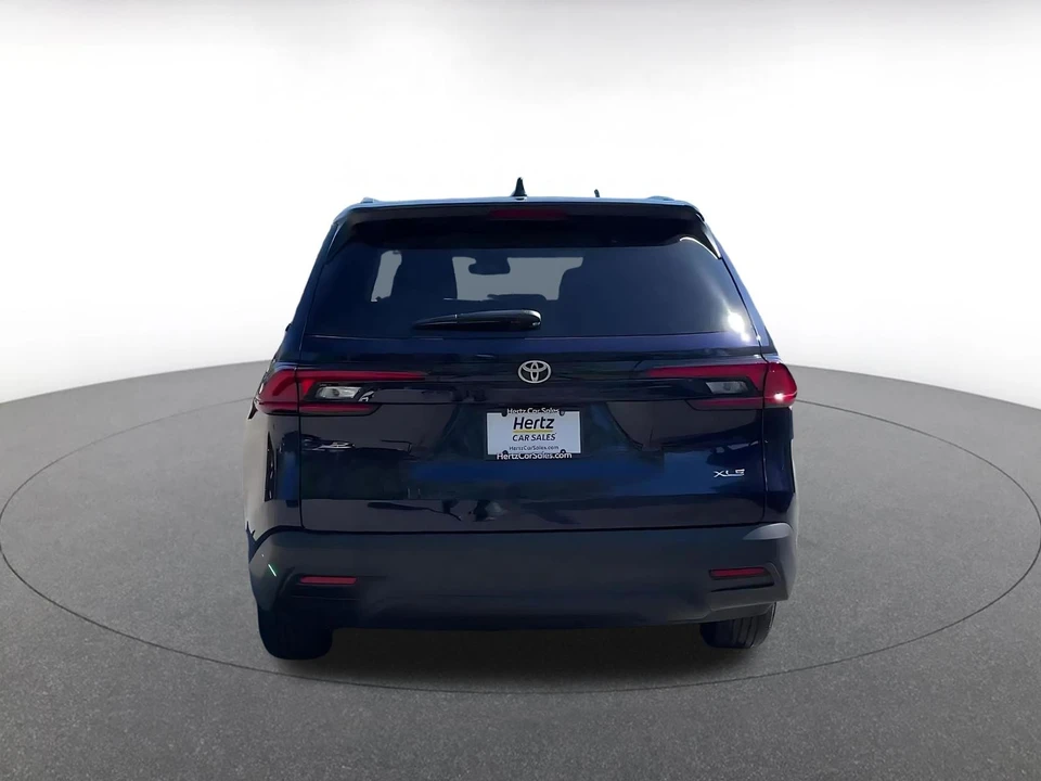 2025 Toyota Highlander - Image 9 of 31