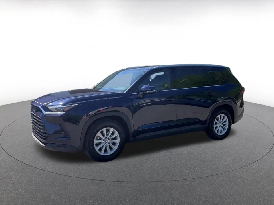 2025 Toyota Highlander - Image 5 of 31