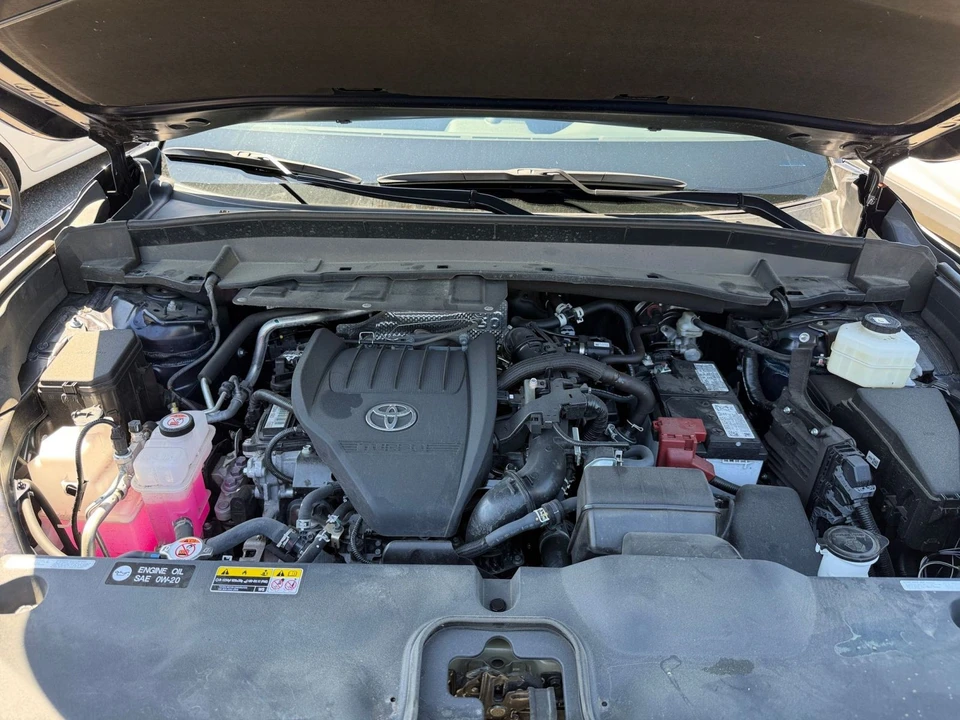 2025 Toyota Highlander - Image 28 of 31