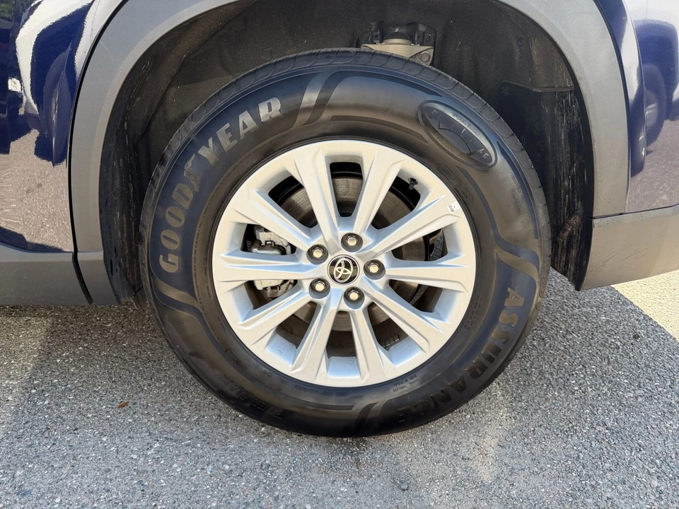 2025 Toyota Highlander - Image 26 of 31