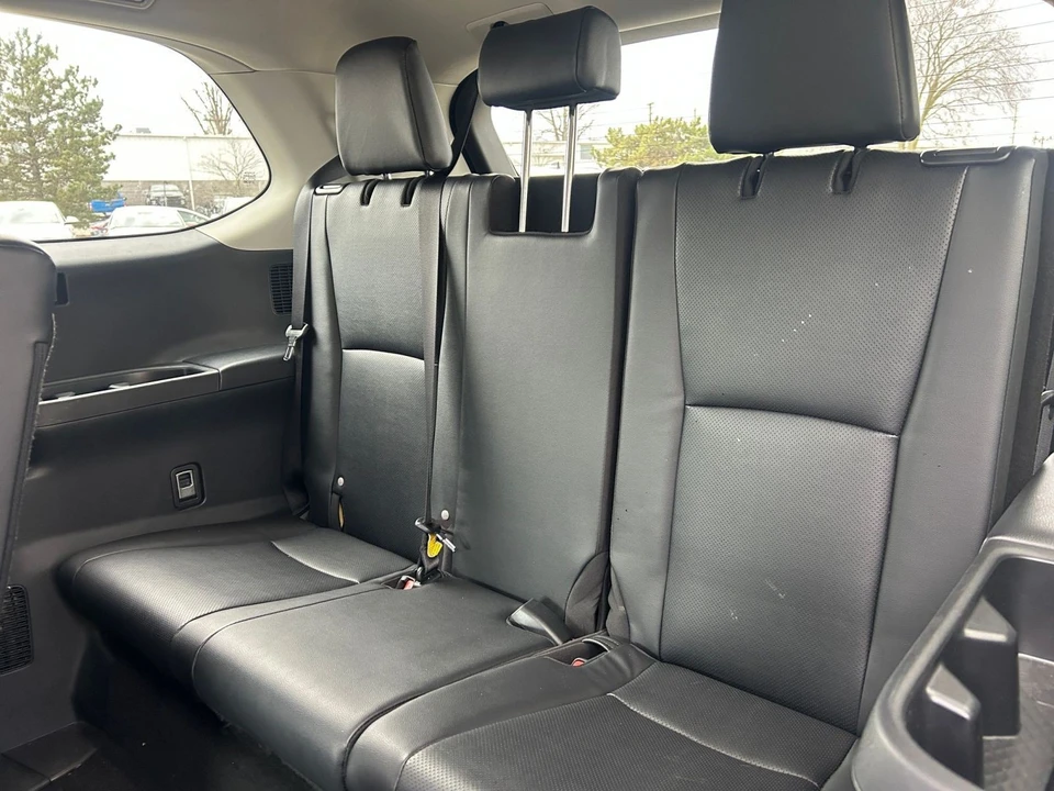 2025 Toyota Highlander - Image 26 of 31