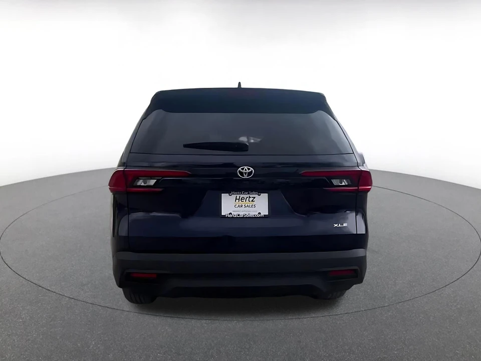 2025 Toyota Highlander - Image 10 of 31