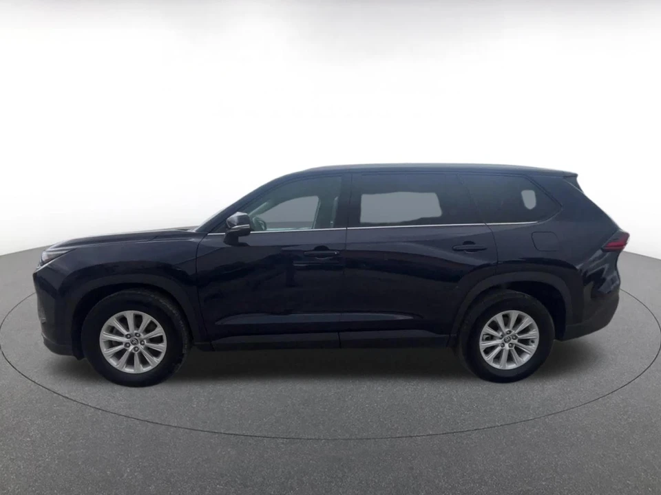 2025 Toyota Highlander - Image 7 of 31