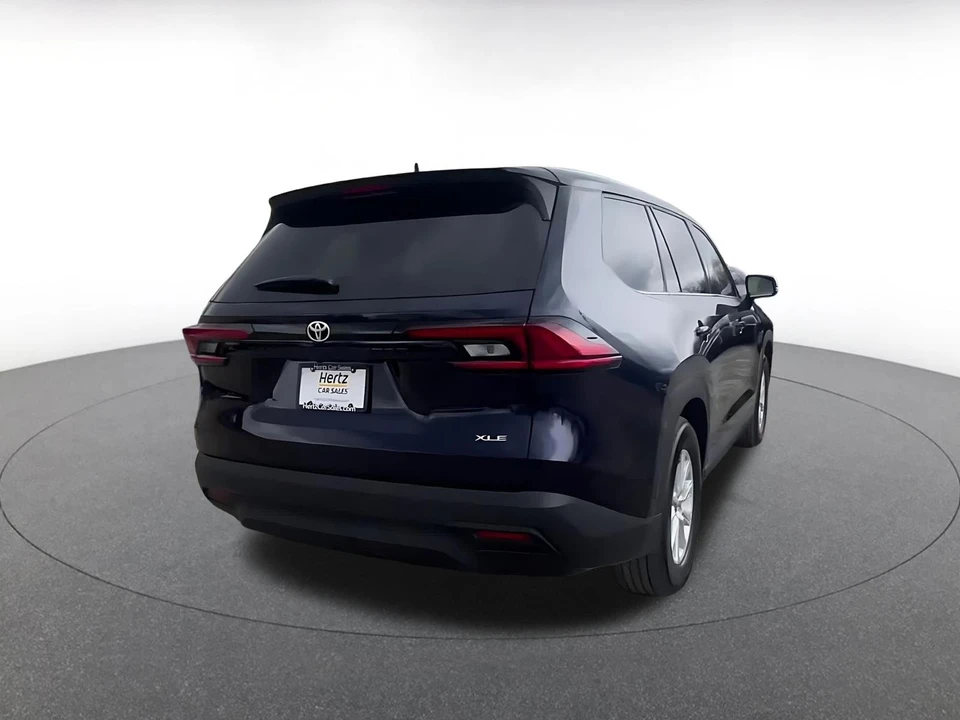 2025 Toyota Highlander - Image 11 of 31