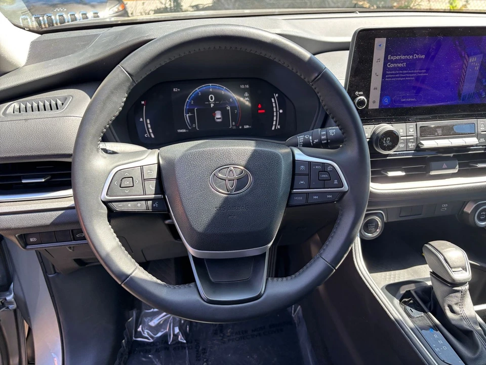 2025 Toyota Highlander - Image 27 of 31