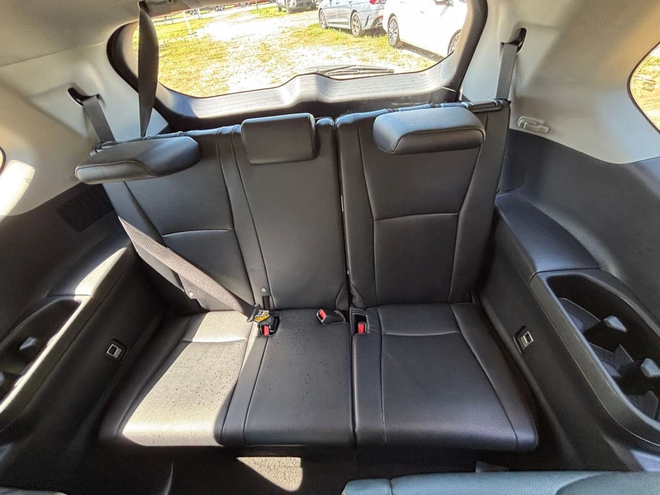 2025 Toyota Highlander - Image 28 of 31