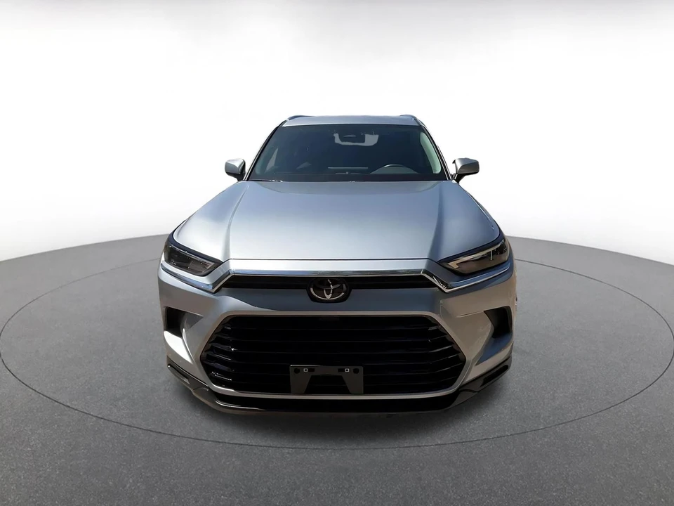 2025 Toyota Highlander - Image 4 of 31