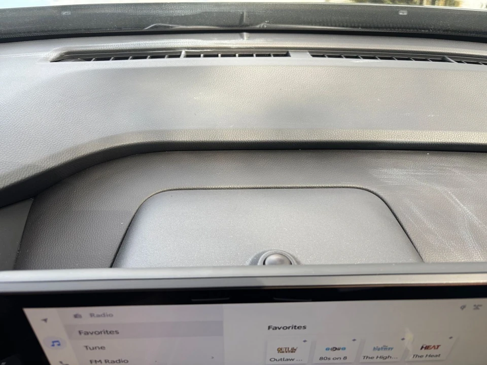 2025 Toyota Highlander - Image 14 of 31