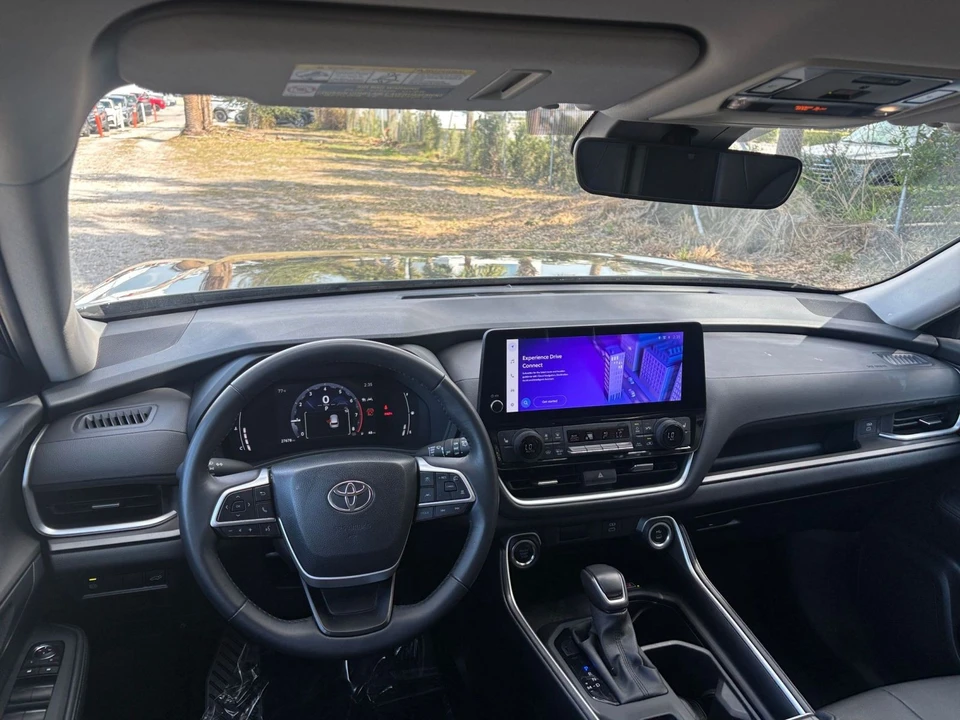 2025 Toyota Highlander - Image 31 of 31