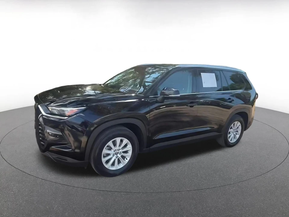 2025 Toyota Highlander - Image 6 of 31