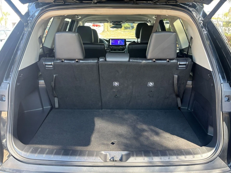2025 Toyota Highlander - Image 29 of 31