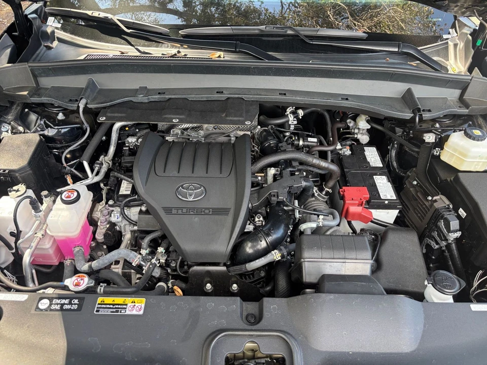2025 Toyota Highlander - Image 30 of 31