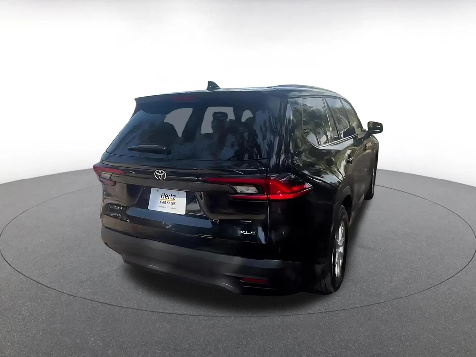 2025 Toyota Highlander - Image 11 of 31
