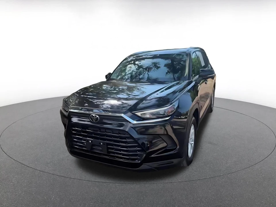2025 Toyota Highlander - Image 5 of 31