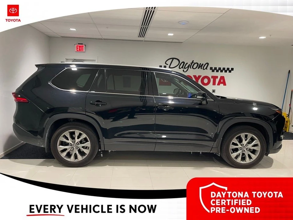 2025 Toyota Highlander - Image 3 of 10