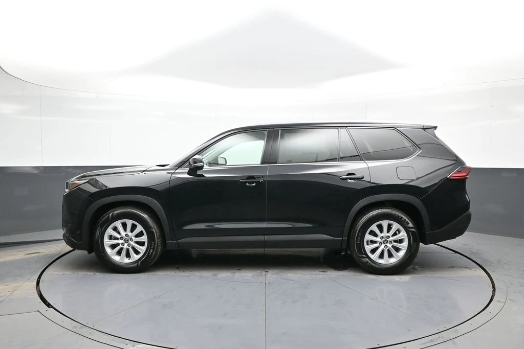 2025 Toyota Highlander - Image 9 of 12