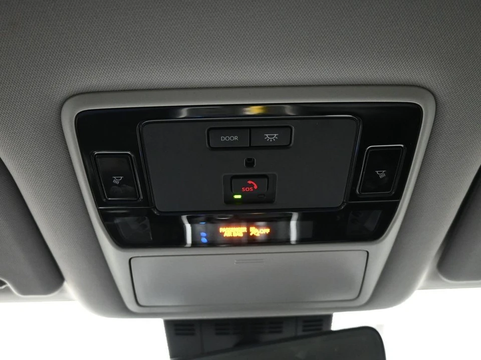 2025 Toyota Highlander - Image 17 of 21