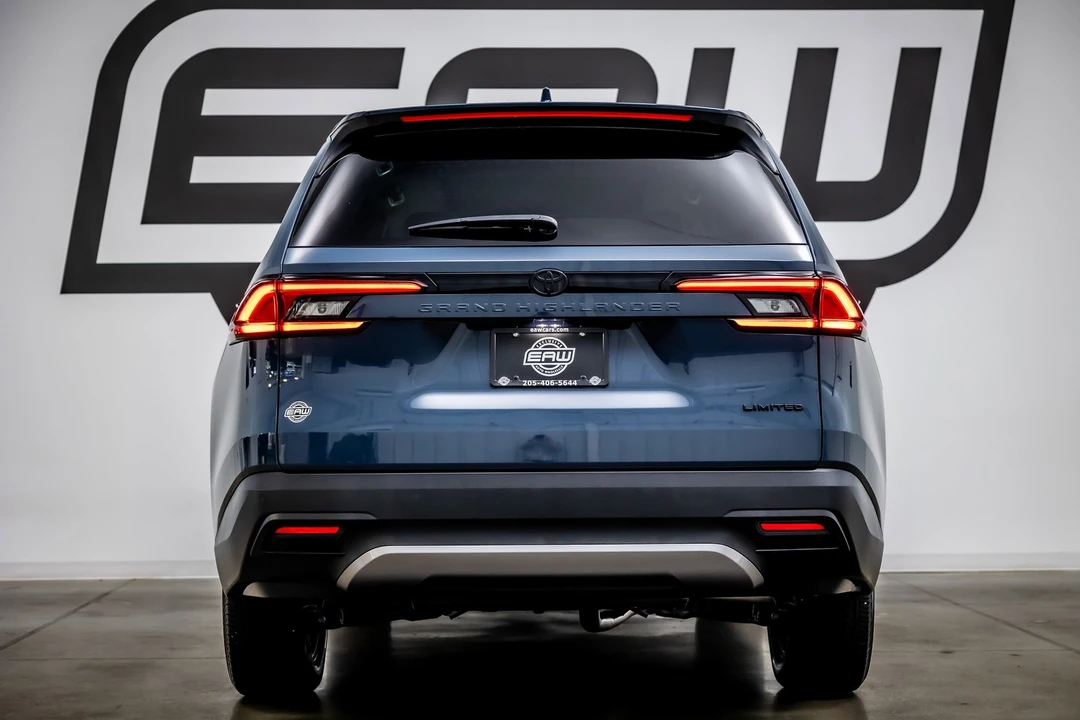 2025 Toyota Highlander - Image 11 of 12