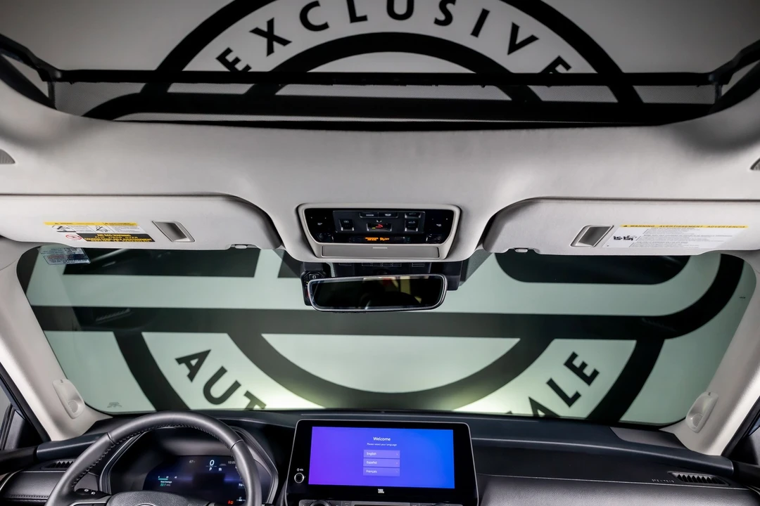 2025 Toyota Highlander - Image 10 of 12