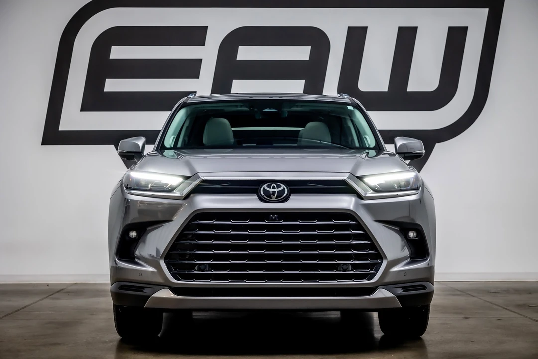 2025 Toyota Highlander - Image 3 of 12