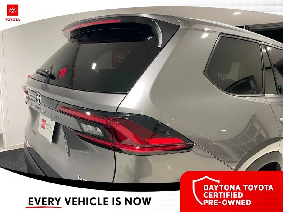 2025 Toyota Highlander - Image 11 of 12