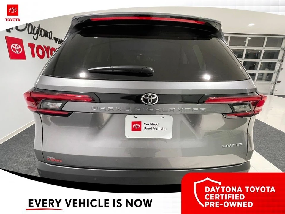 2025 Toyota Highlander - Image 12 of 12