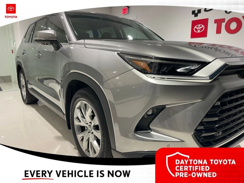 2025 Toyota Highlander - Image 3 of 12