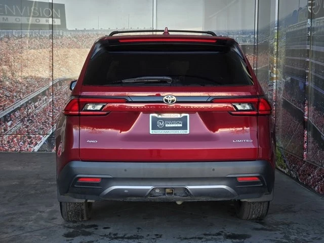 2025 Toyota Highlander - Image 7 of 12