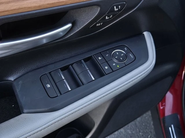 2025 Toyota Highlander - Image 10 of 12