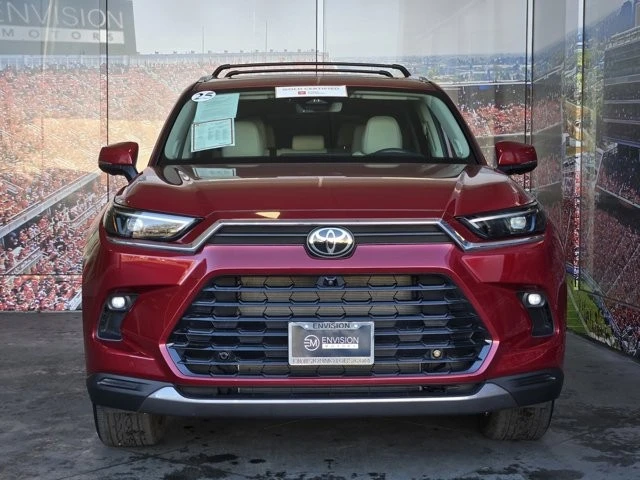 2025 Toyota Highlander - Image 3 of 12