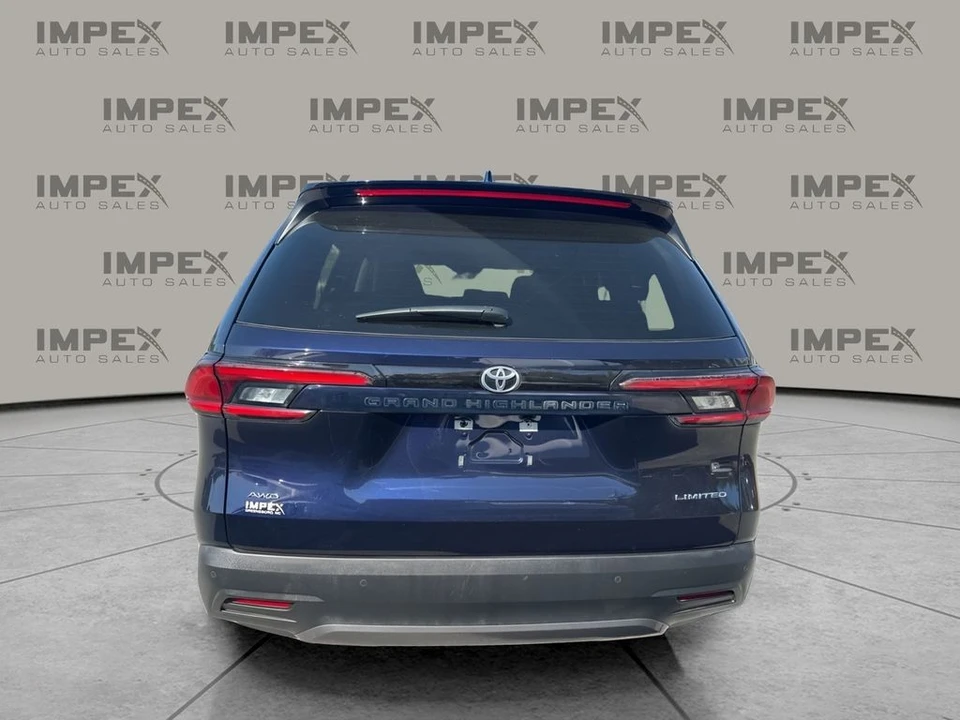2025 Toyota Highlander - Image 4 of 31