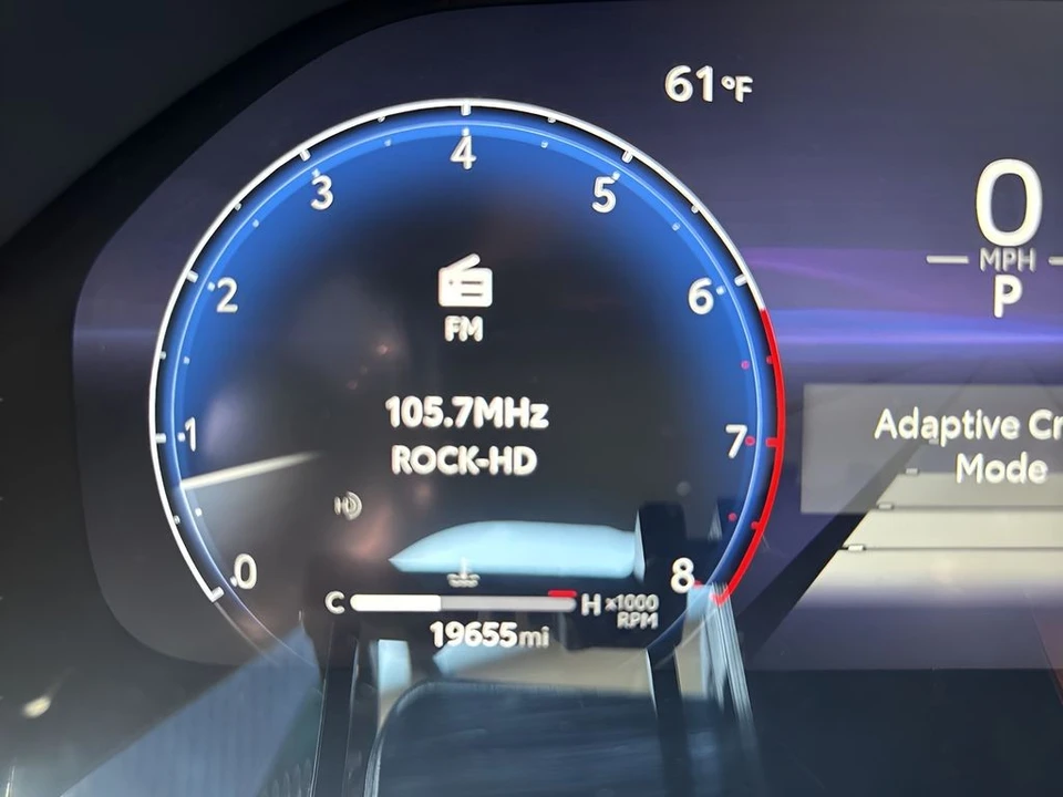 2025 Toyota Highlander - Image 25 of 31