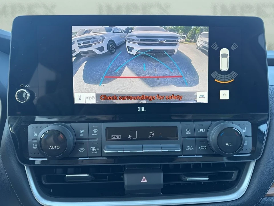 2025 Toyota Highlander - Image 20 of 31