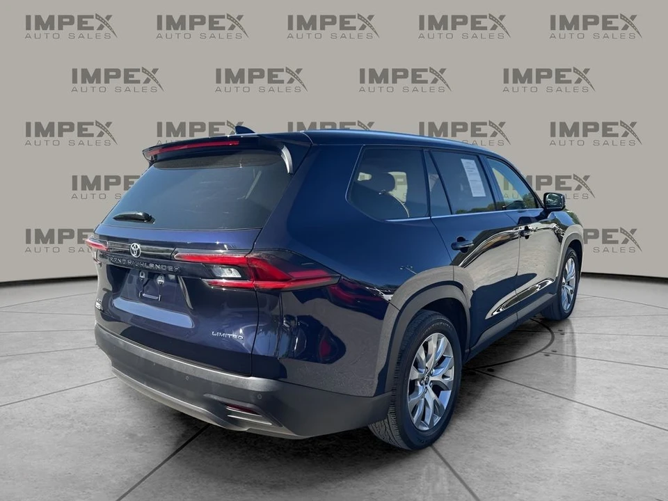 2025 Toyota Highlander - Image 5 of 31