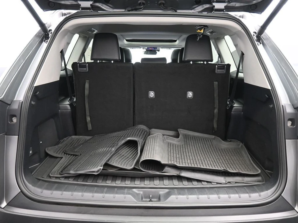 2025 Toyota Highlander - Image 23 of 31