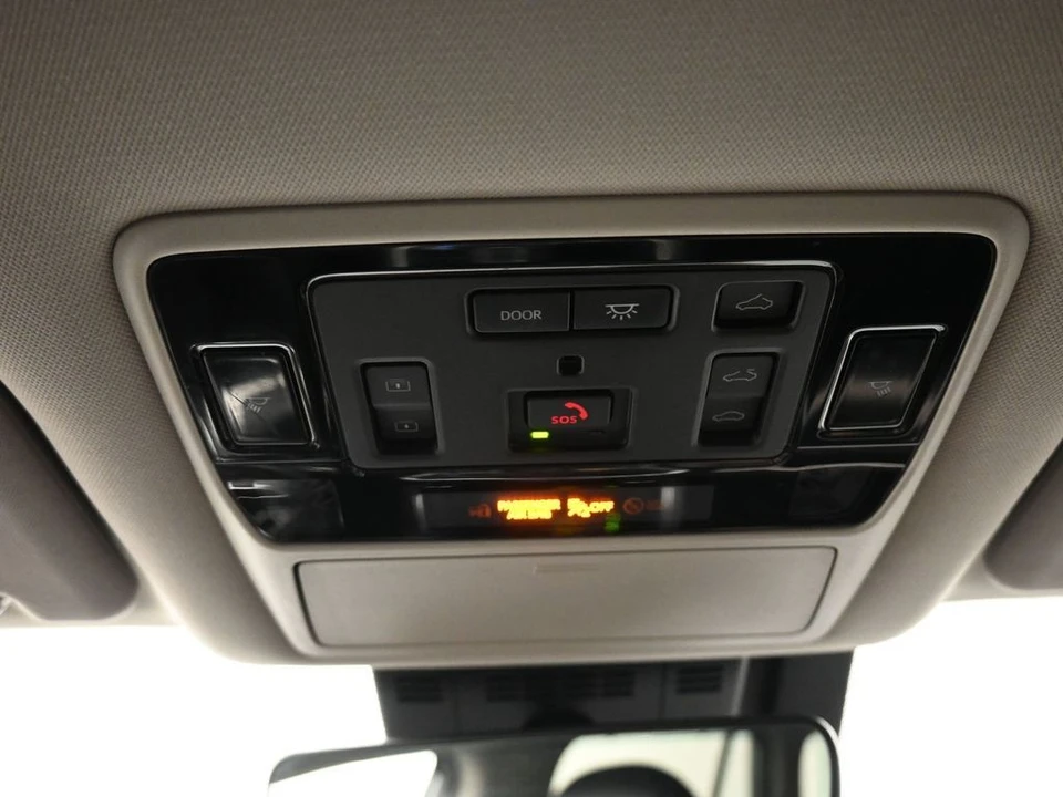 2025 Toyota Highlander - Image 17 of 31