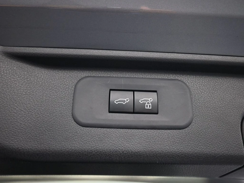 2025 Toyota Highlander - Image 24 of 31