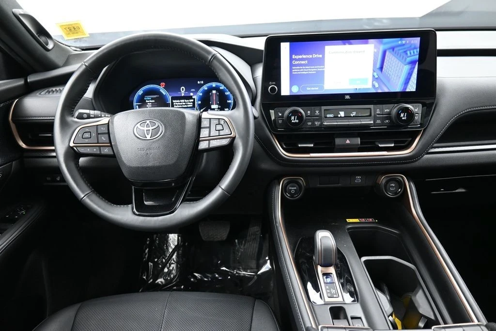 2025 Toyota Highlander - Image 21 of 31