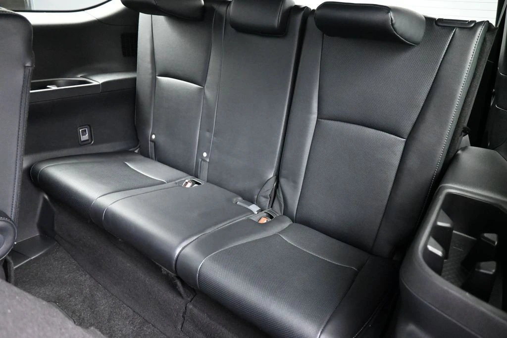 2025 Toyota Highlander - Image 22 of 31