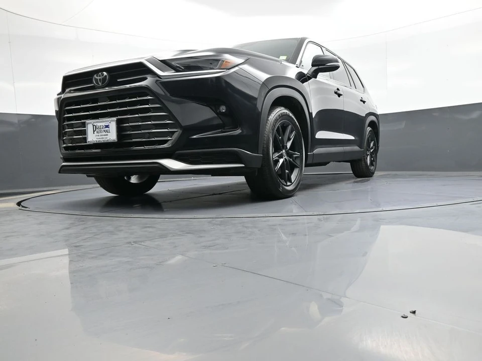 2025 Toyota Highlander - Image 29 of 31