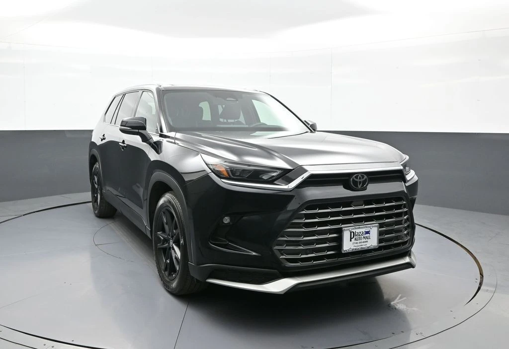 2025 Toyota Highlander - Image 3 of 31