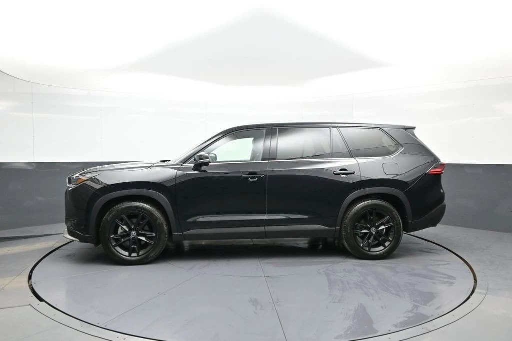2025 Toyota Highlander - Image 9 of 31