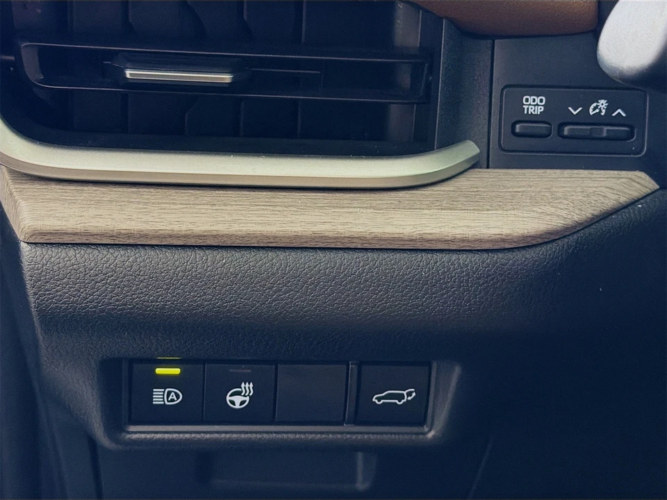2025 Toyota Highlander - Image 12 of 12