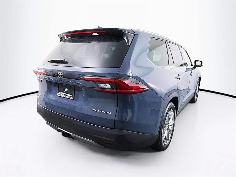 2025 Toyota Highlander - Image 8 of 12
