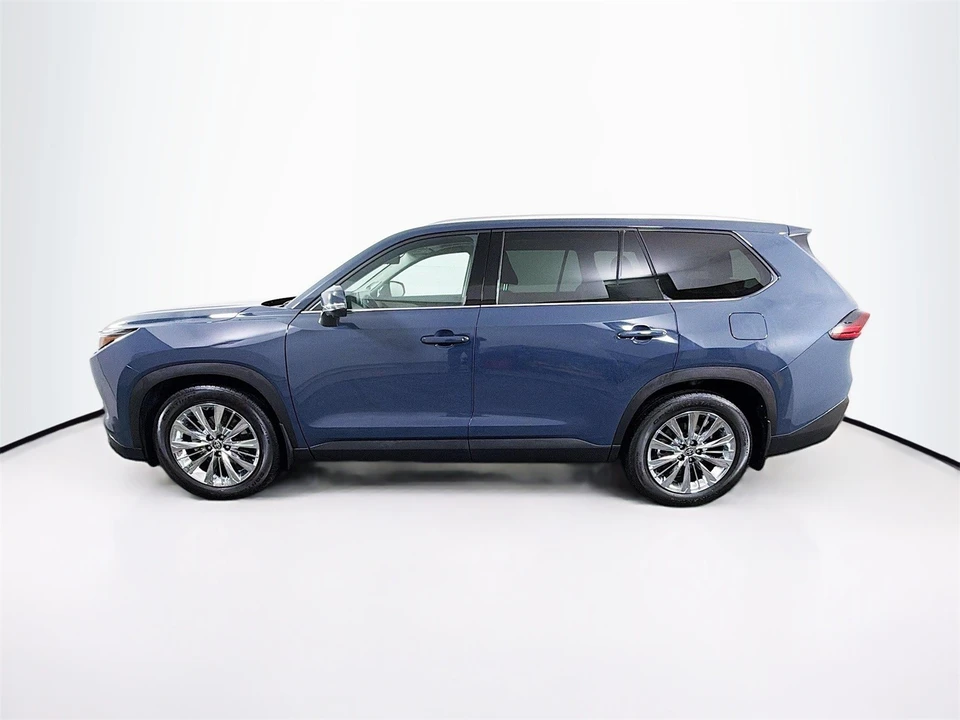 2025 Toyota Highlander - Image 5 of 12