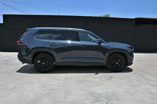 2025 Toyota Highlander - Image 5 of 21