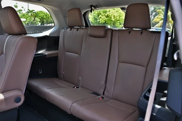2025 Toyota Highlander - Image 18 of 21