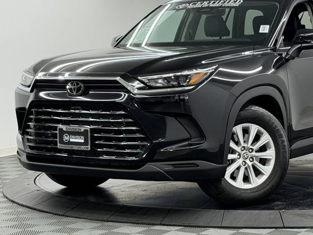 2025 Toyota Highlander - Image 3 of 12