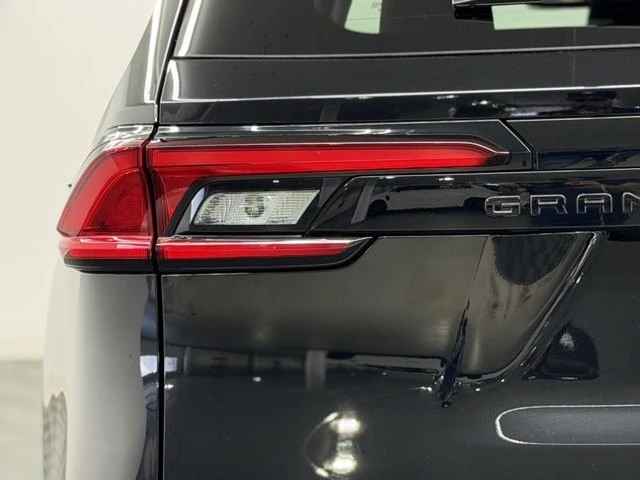 2025 Toyota Highlander - Image 11 of 12