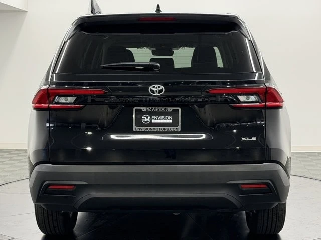2025 Toyota Highlander - Image 9 of 12